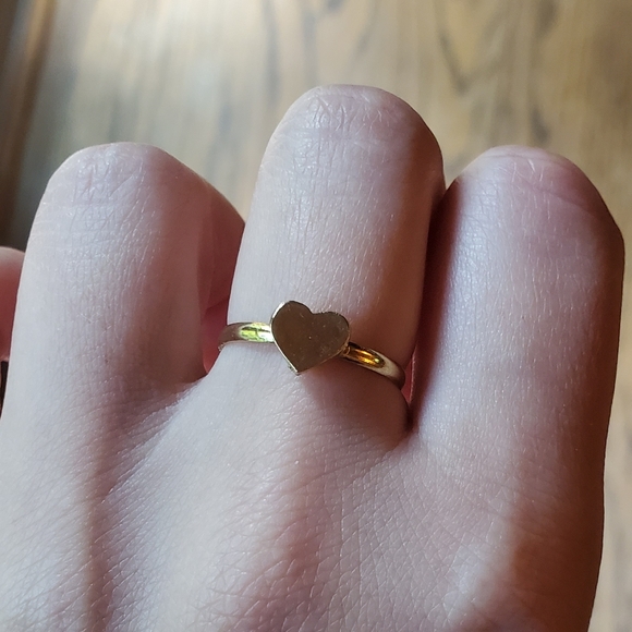 NWOT Tiny Gold Heart Ring size 7 - Picture 10 of 13